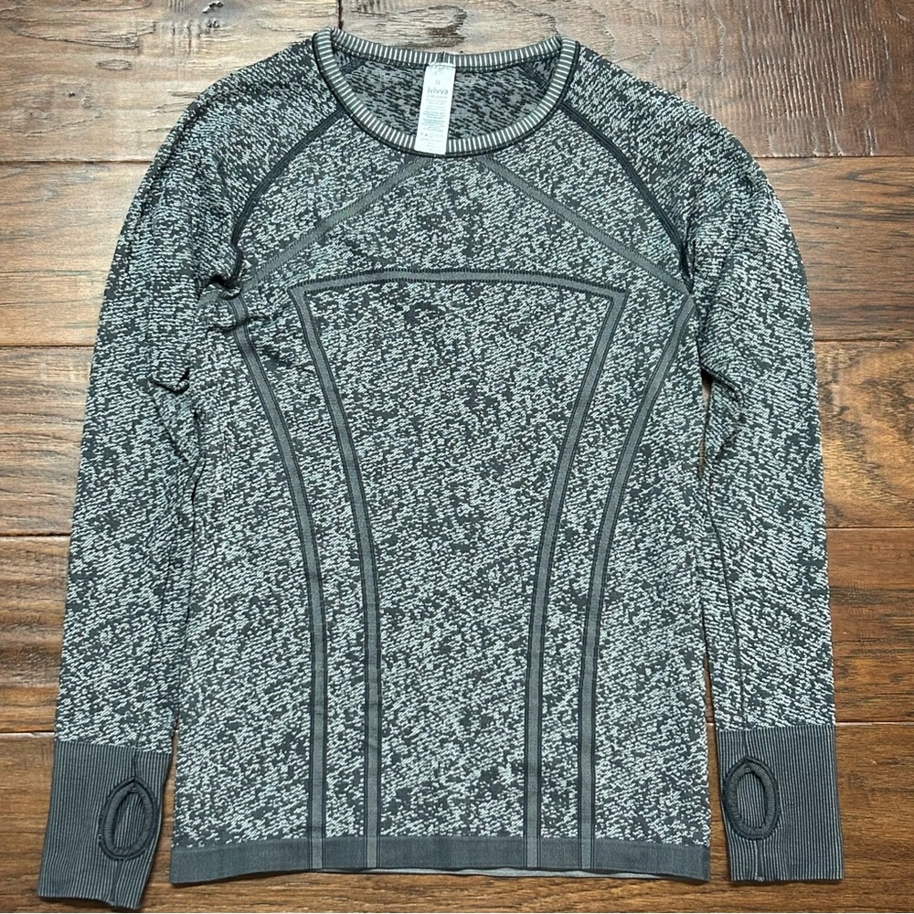 ivivva by Lululemon Girls 12 Seamless Long Sleeve Athletic Top Thumbholes Grey